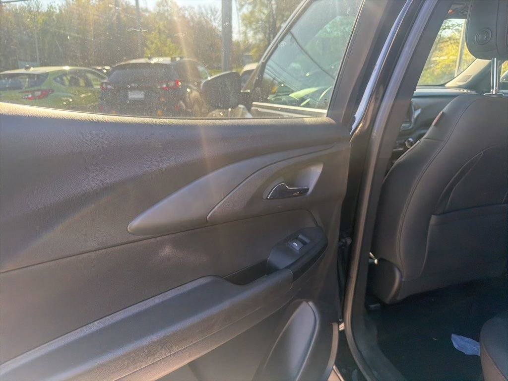 Used 2023 Chevrolet TrailBlazer RS w/ Convenience Package image 10