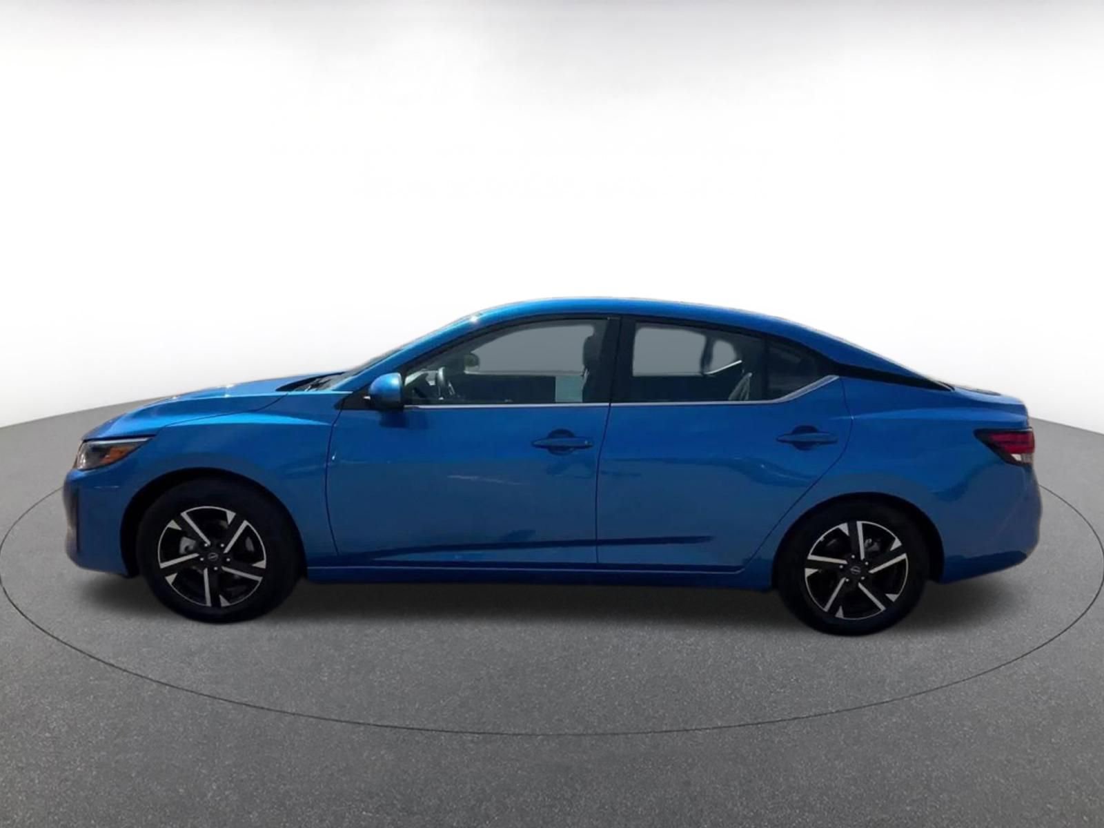 Used 2025 Nissan Sentra SV FWD image 9