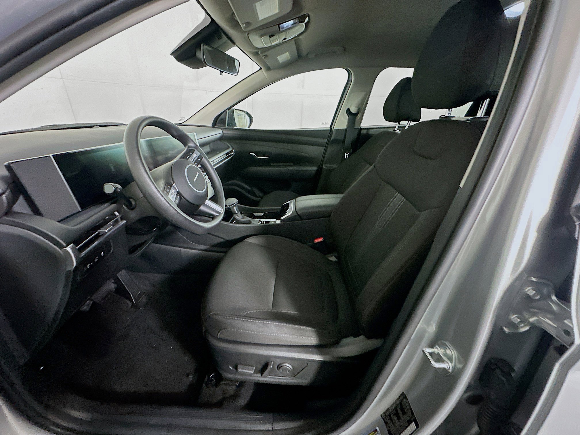 Used 2025 Hyundai Tucson SEL FWD image 13