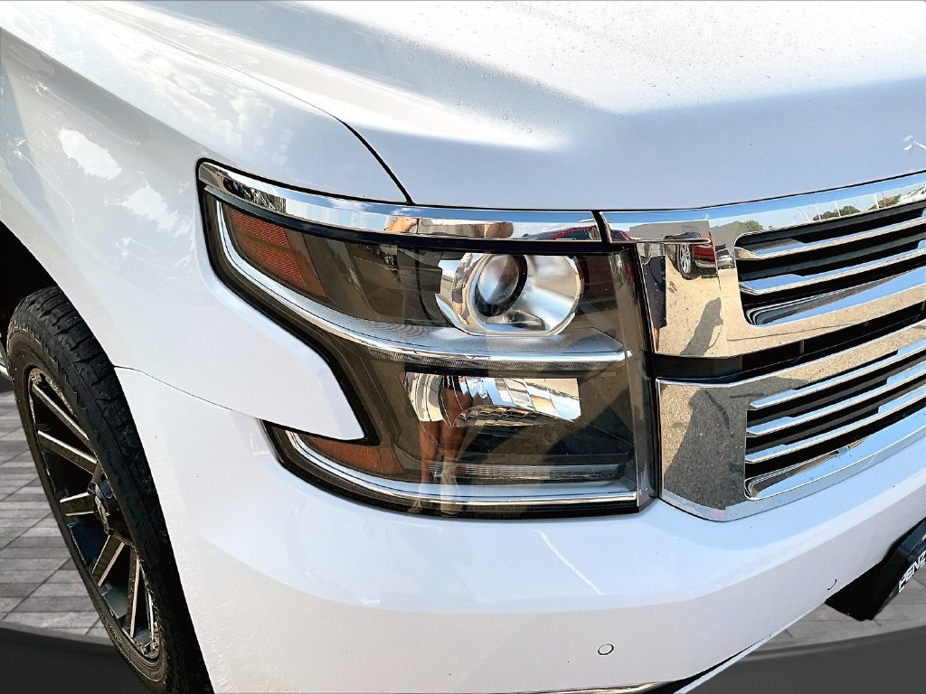 Used 2018 Chevrolet Suburban Premier AWD/4WD image 35