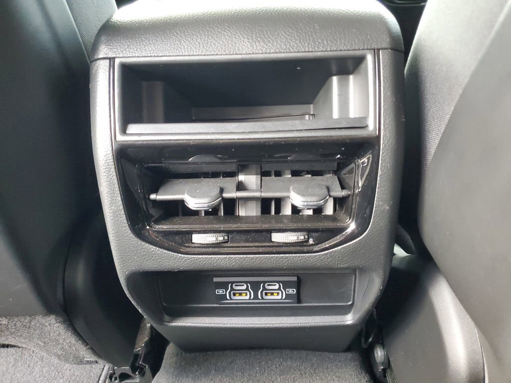 Used 2023 Jeep Grand Cherokee Laredo image 14