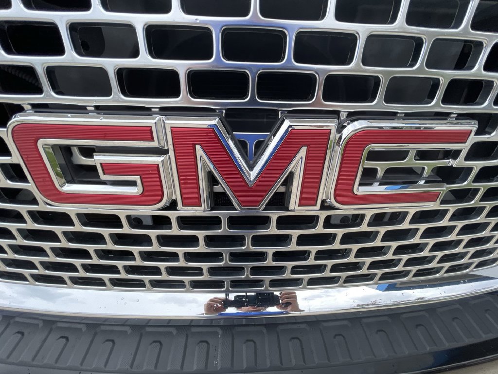 Certified 2015 GMC Sierra 2500 Denali w/ Duramax Plus Package AWD/4WD image 30