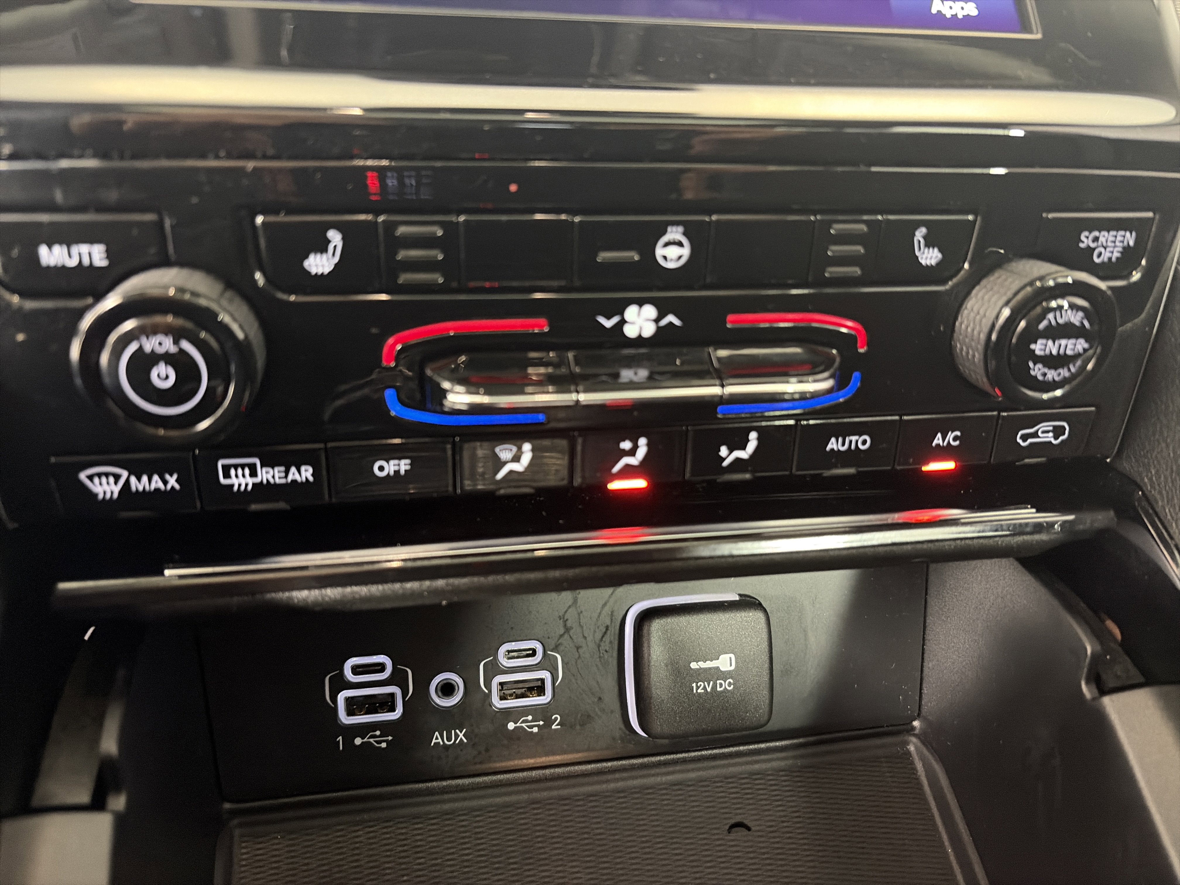 Used 2023 Jeep Grand Cherokee Laredo w/ Luxury Tech Group I image 29