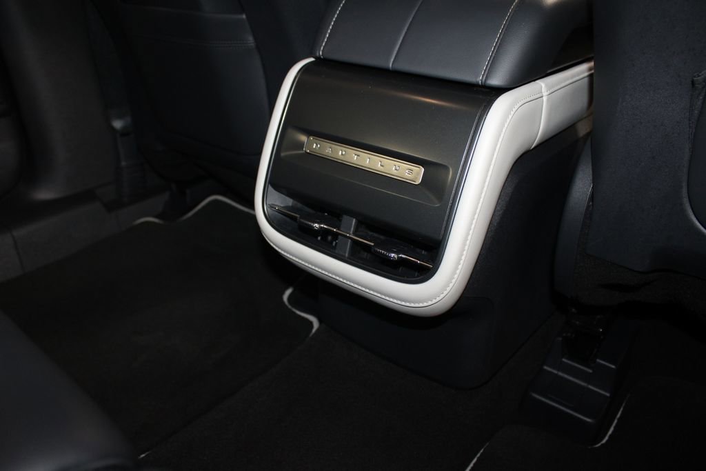 Used 2024 Lincoln Nautilus Reserve image 35