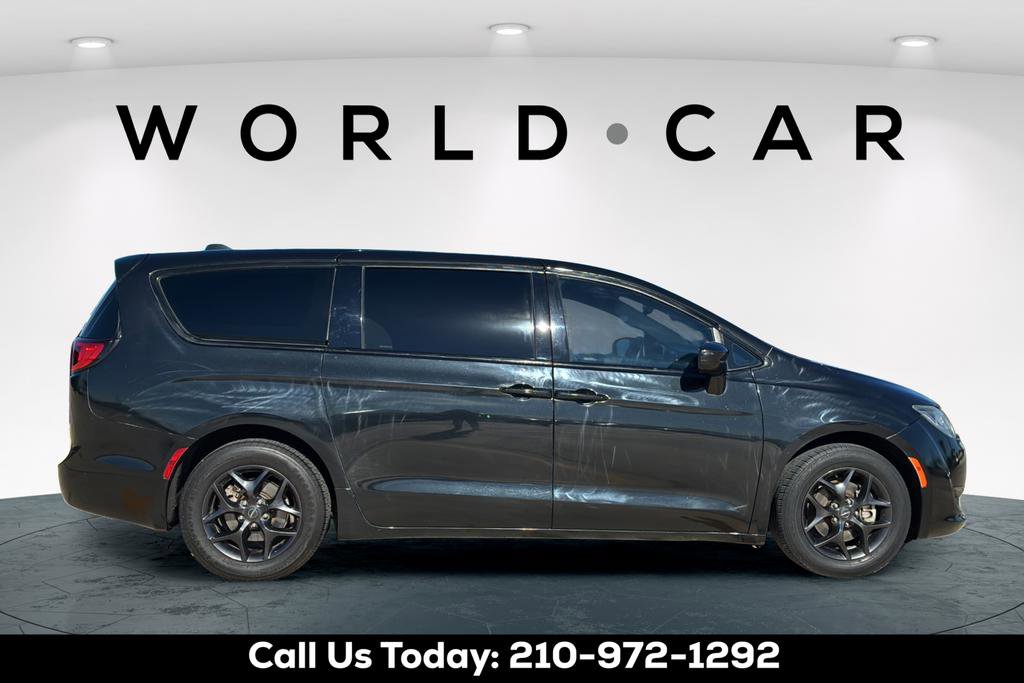 Used 2020 Chrysler Pacifica Touring w/ S Appearance Package image 15
