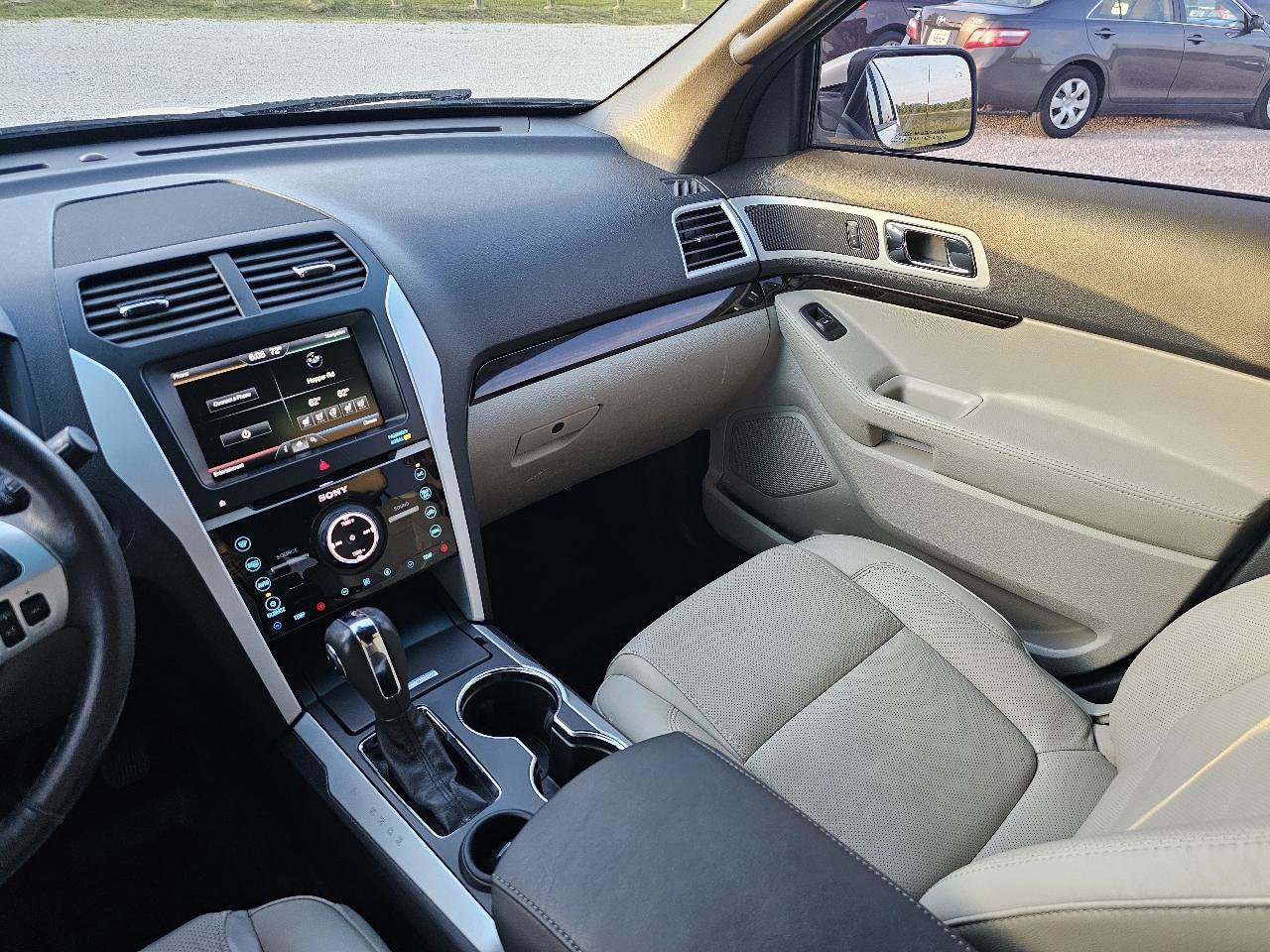 Used 2015 Ford Explorer Limited w/ Equipment Group 302A FWD image 44