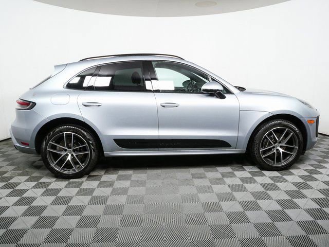 Certified 2024 Porsche Macan AWD/4WD image 29