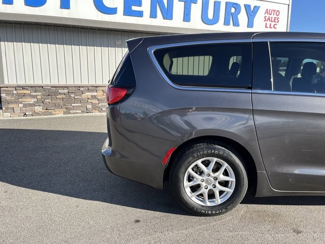 Used 2019 Chrysler Pacifica Touring image 14