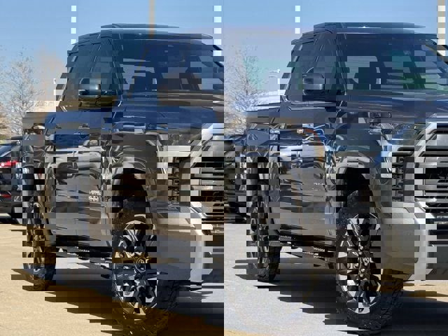 Used 2025 Toyota Tundra Limited w/ Power Package image 3