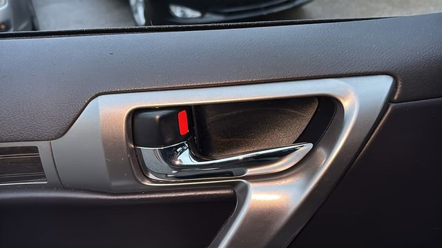 Used 2023 Lexus GX 460 Premium w/ Accessory Package image 11