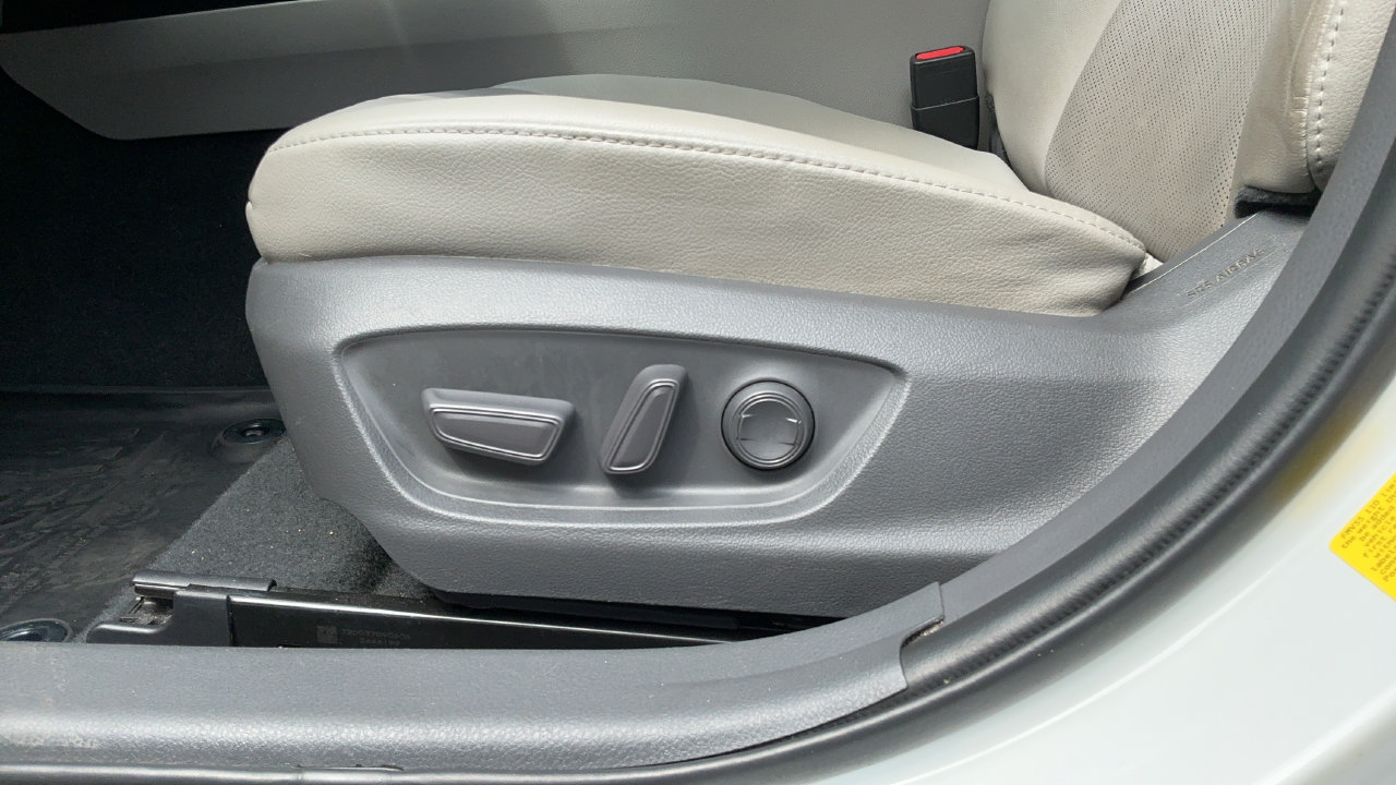 Used 2020 Toyota Camry XSE FWD image 20