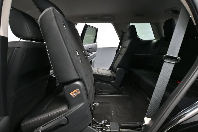 Used 2024 Nissan Pathfinder SV FWD image 31