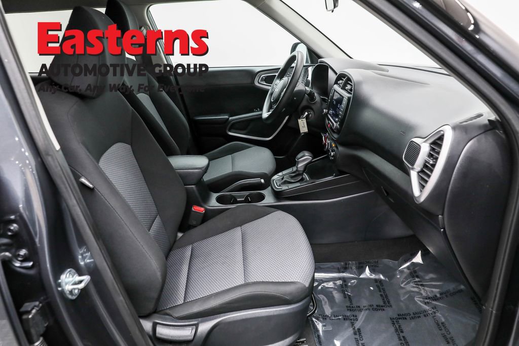Used 2023 Kia Soul LX w/ LX Technology Package image 24