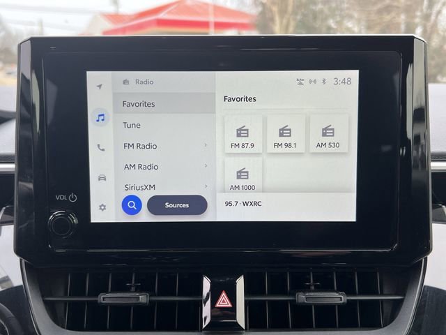 Used 2023 Toyota Corolla SE w/ SE Package image 16