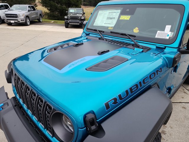 Used 2024 Jeep Wrangler Rubicon w/ Convenience Group image 21