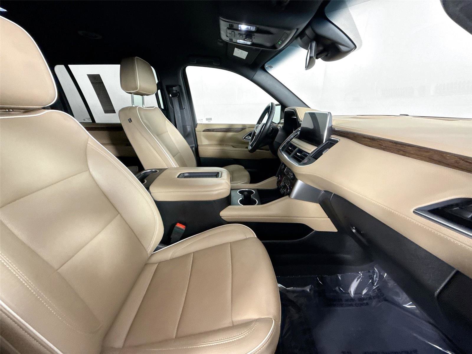 Used 2024 Chevrolet Suburban Premier RWD image 48