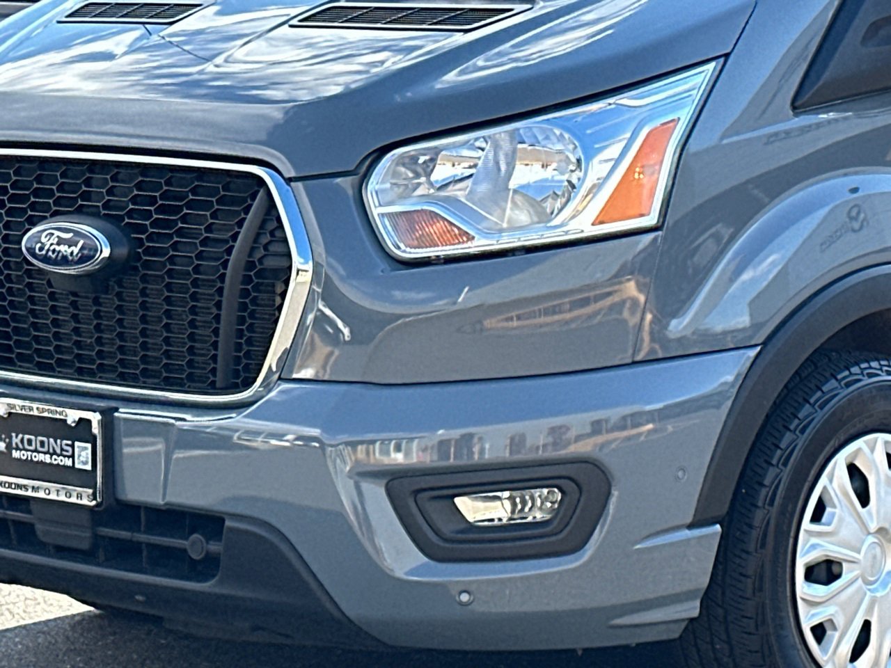 Used 2022 Ford Transit 350 XLT image 2