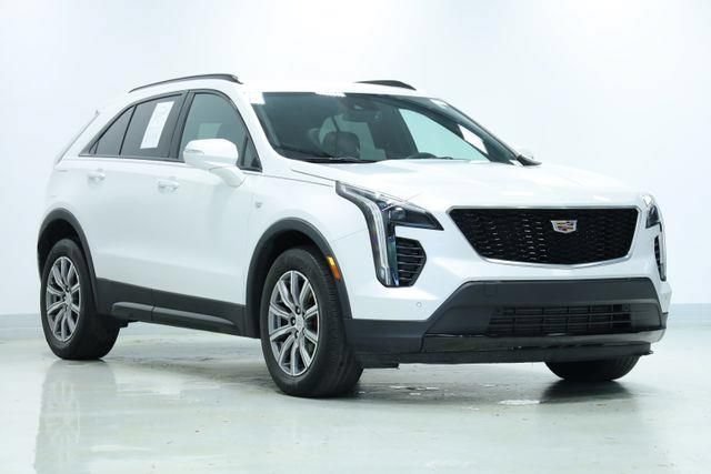 Used 2021 Cadillac XT4 Sport w/ Driver Awareness Package FWD image 3