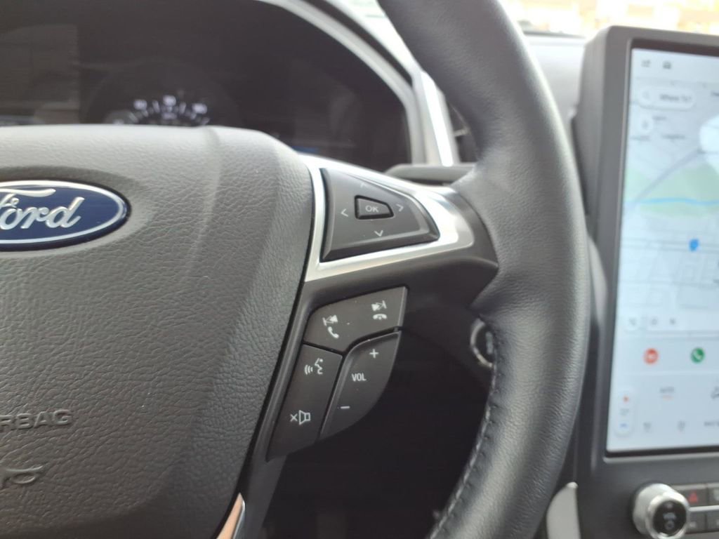 Used 2023 Ford Edge Titanium w/ Equipment Group 301A AWD/4WD image 18