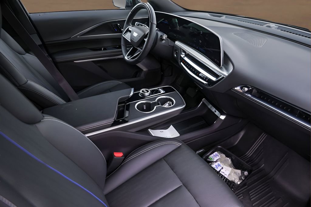 Certified 2025 Cadillac Lyriq Luxury w/ LPO, Floor Liner Package image 28