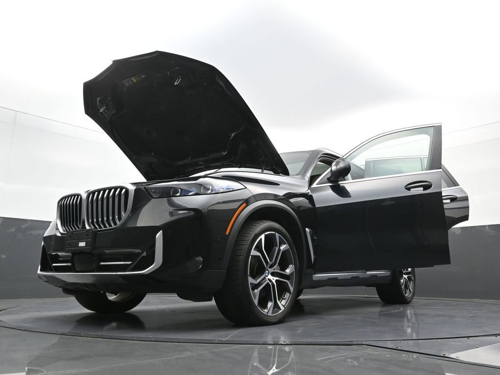 Used 2024 BMW X5 xDrive40i w/ Premium Package AWD/4WD image 40