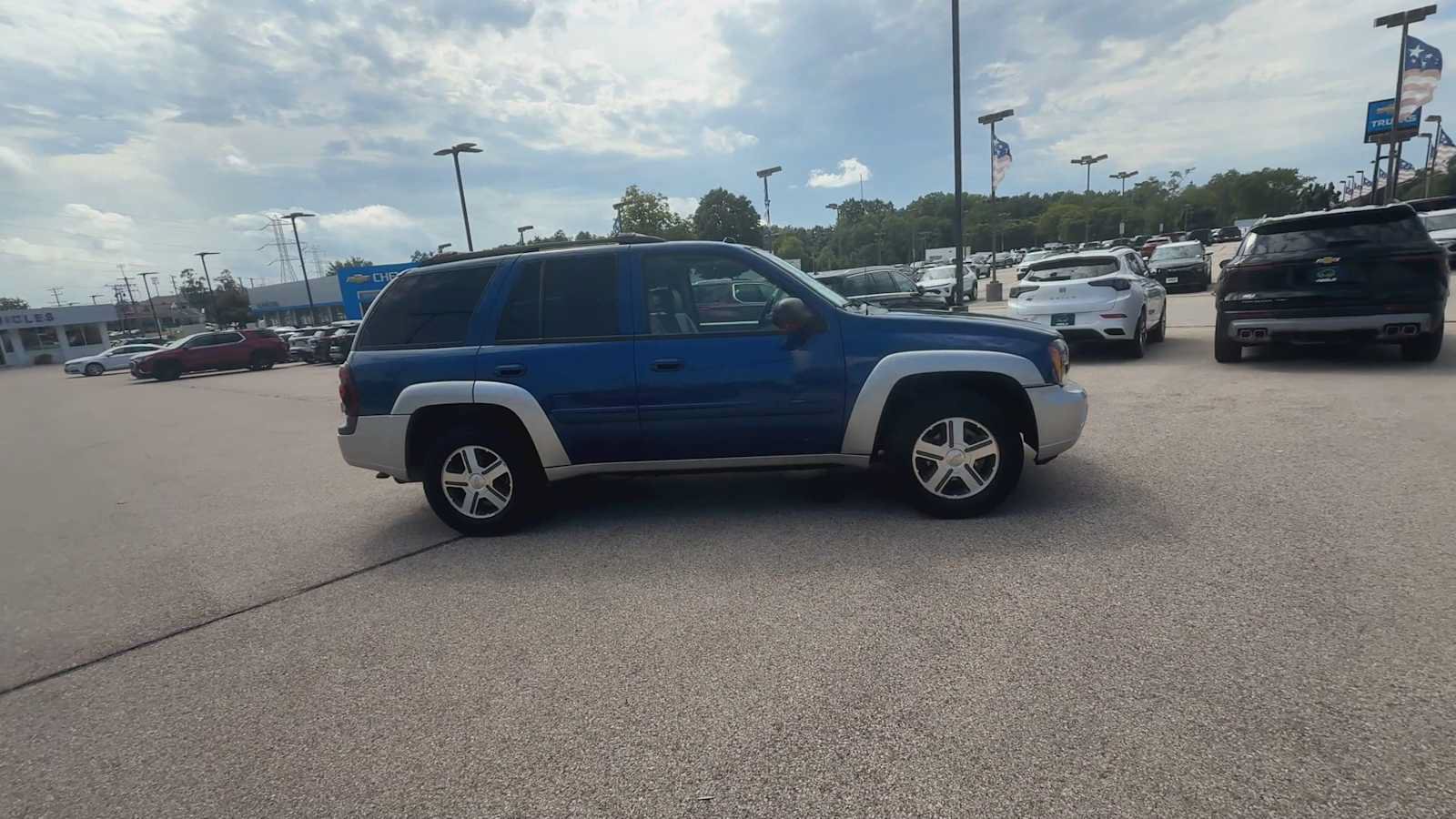 Used 2005 Chevrolet TrailBlazer LT AWD/4WD image 9