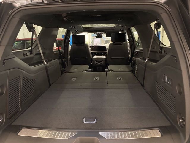 New 2026 Chevrolet Suburban High Country AWD/4WD image 27