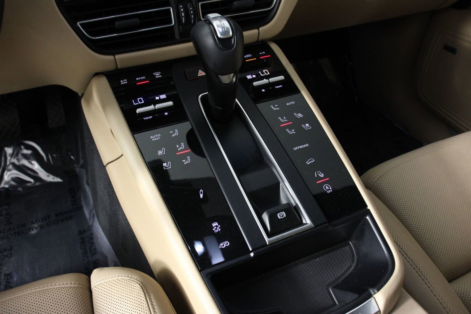 Certified 2023 Porsche Macan S image 18