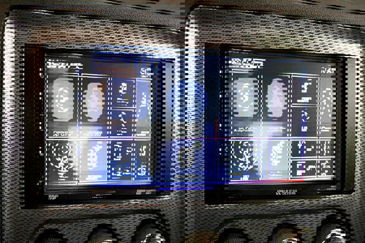 Used 2012 Dodge Challenger R/T image 26