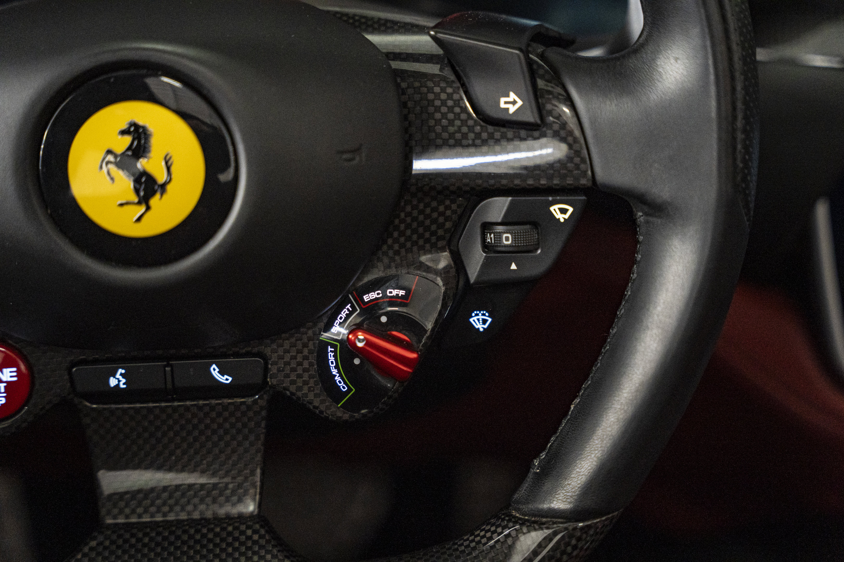 Used 2019 Ferrari Portofino RWD image 37