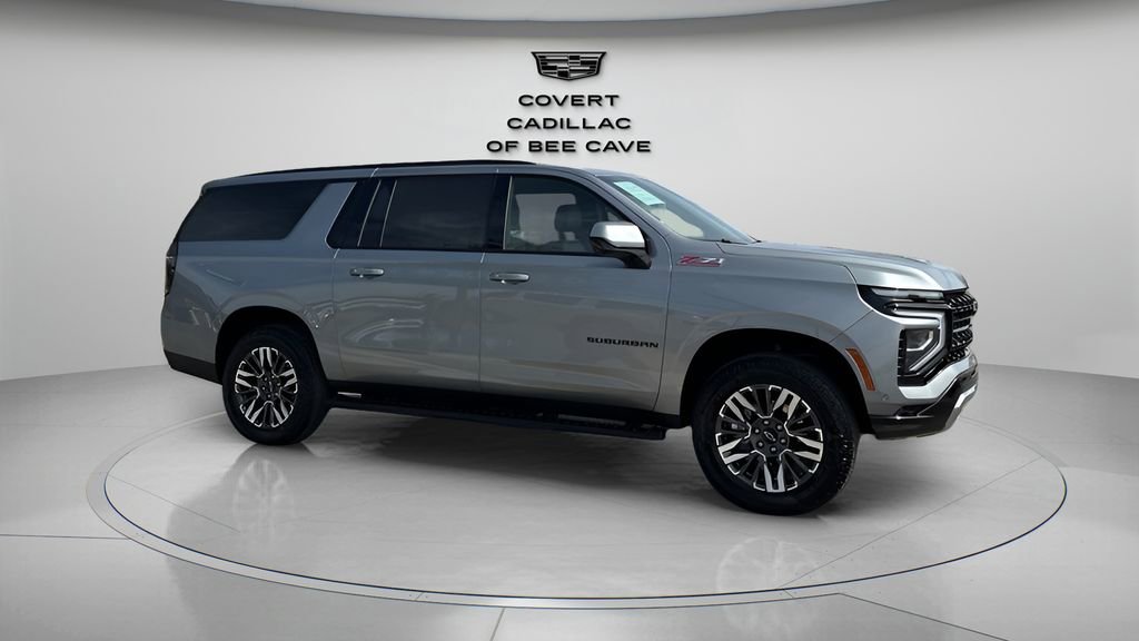 Used 2025 Chevrolet Suburban Z71 image 12