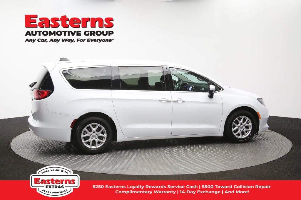Used 2022 Chrysler Voyager LX FWD image 43