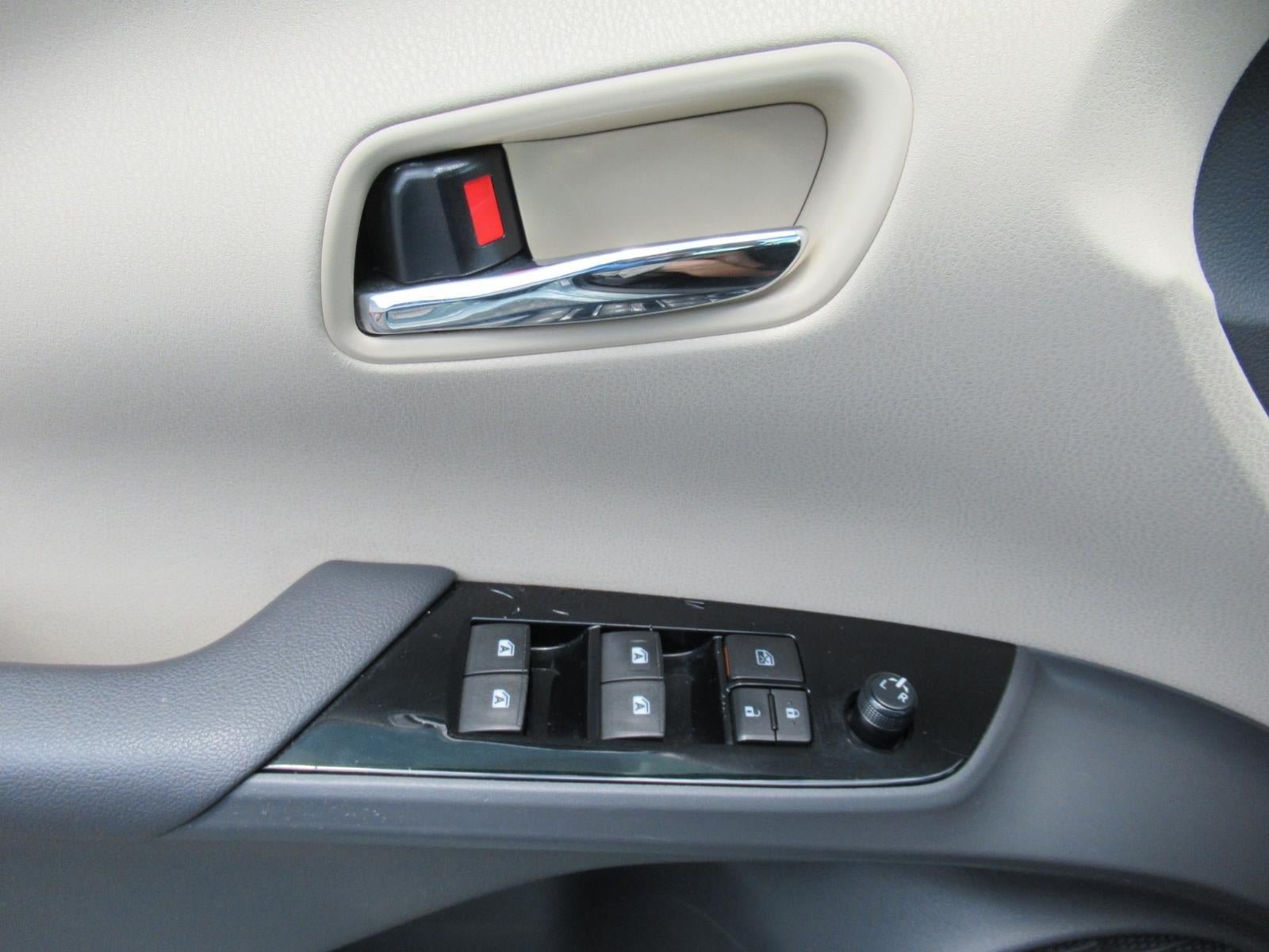 Used 2016 Toyota Prius Two FWD image 20
