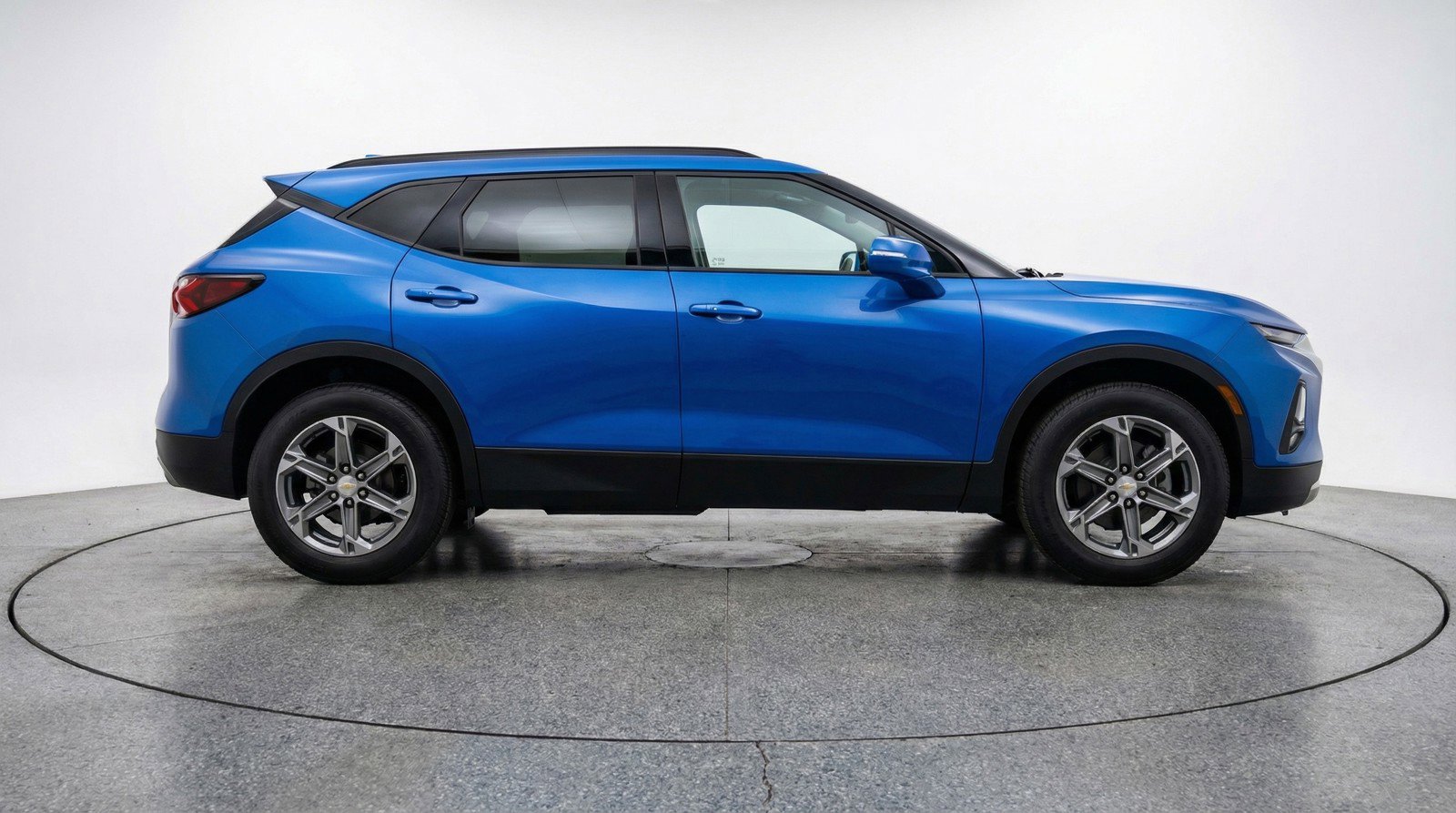 Used 2025 Chevrolet Blazer LT FWD image 11