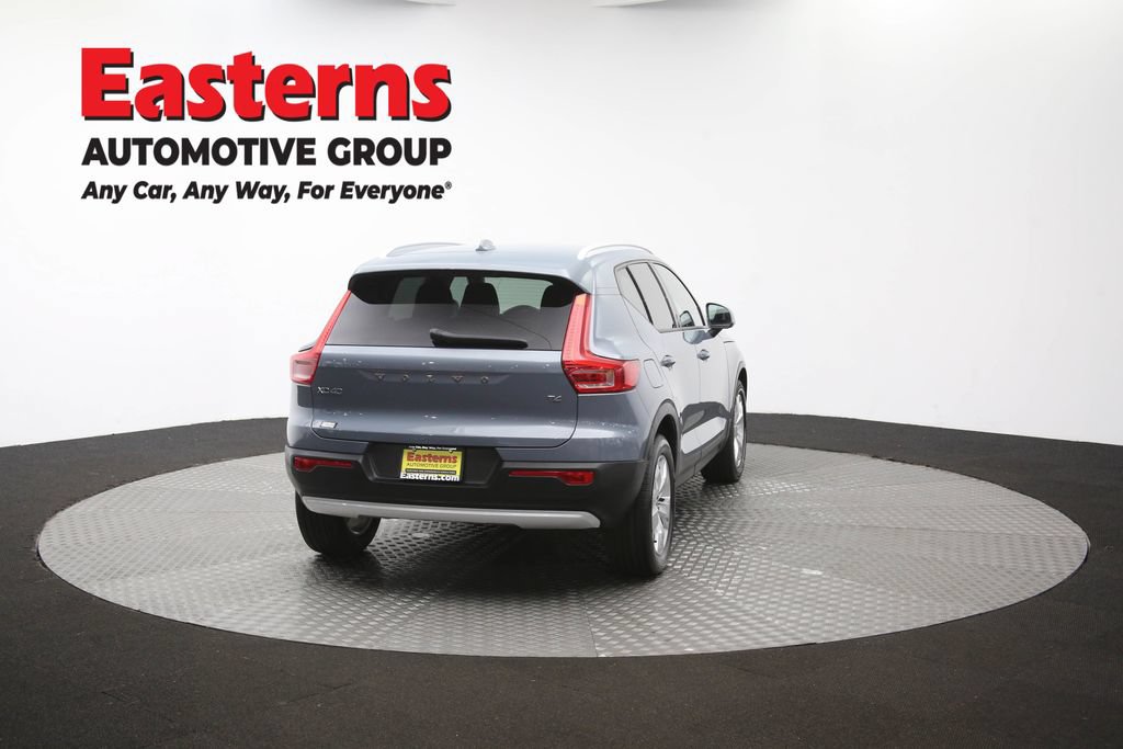Used 2021 Volvo XC40 T4 Momentum FWD image 38