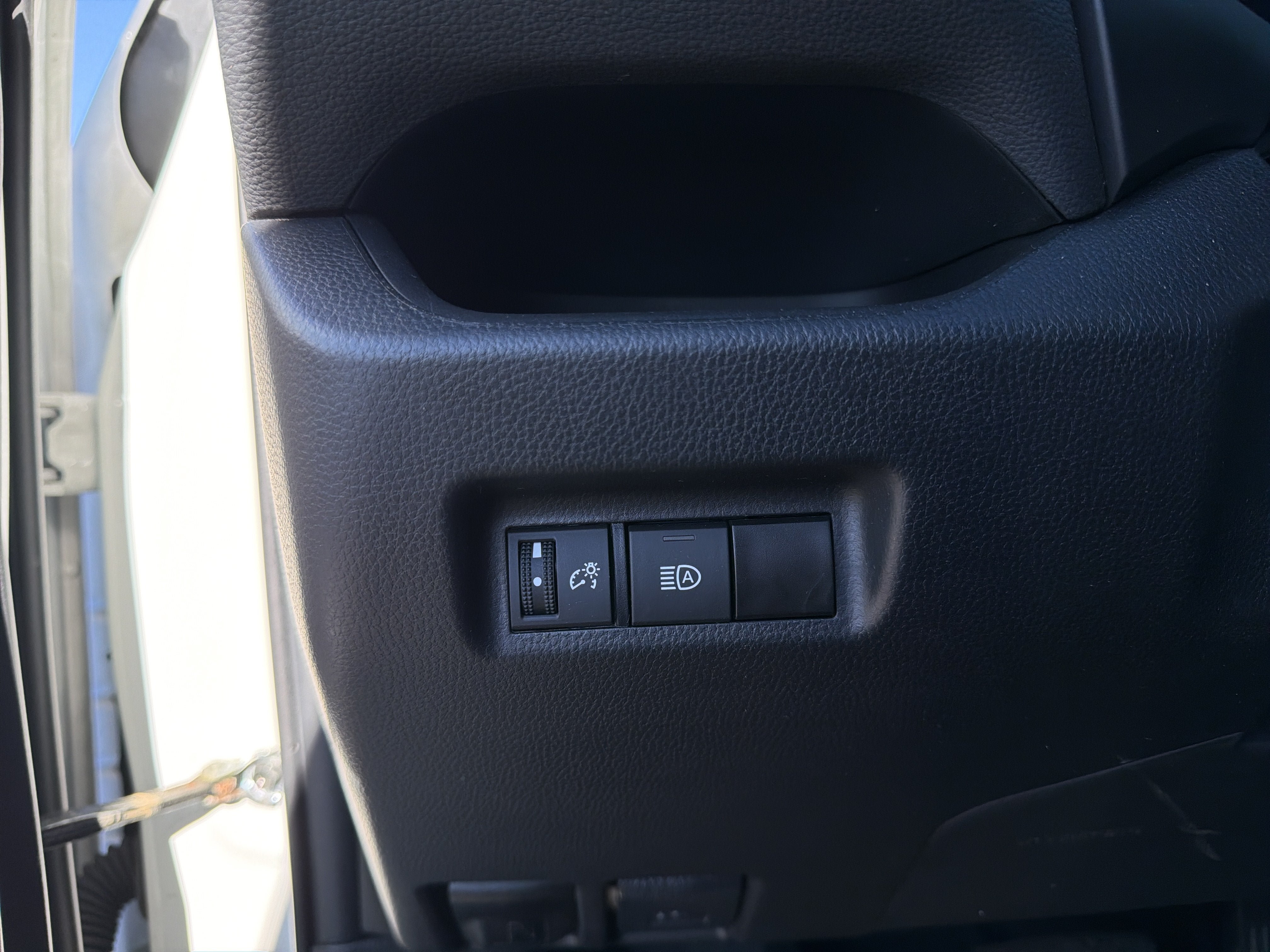 Used 2023 Toyota RAV4 LE AWD/4WD image 14