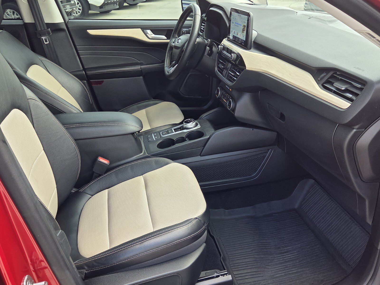 Used 2022 Ford Escape Titanium w/ Titanium Elite Package image 11