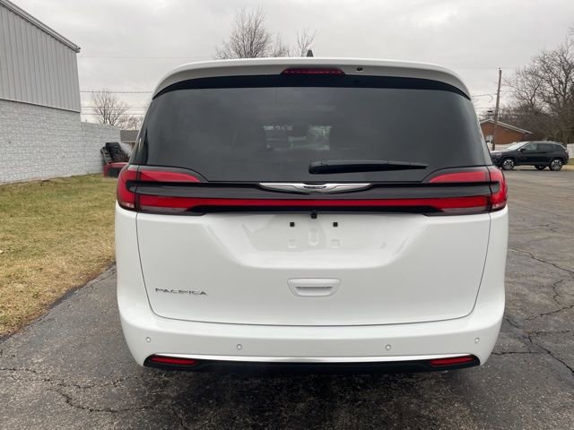 New 2026 Chrysler Pacifica Pinnacle FWD image 14