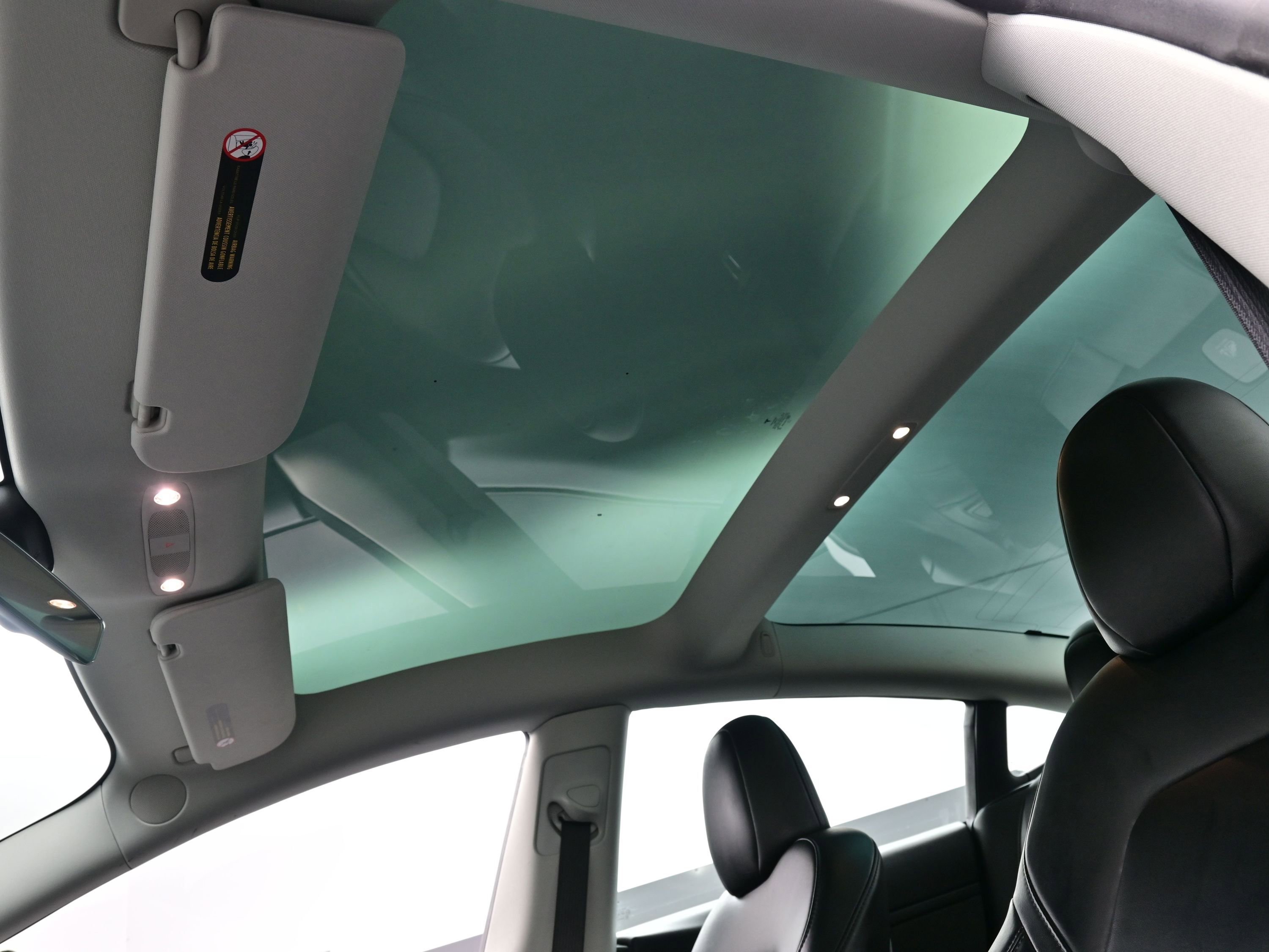 Used 2023 Tesla Model 3 Standard Range image 17