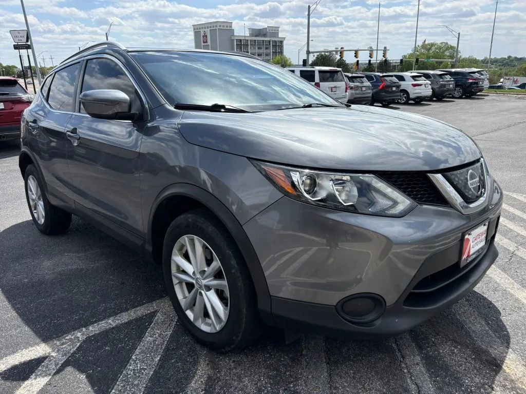 Used 2018 Nissan Rogue Sport SV AWD/4WD image 7