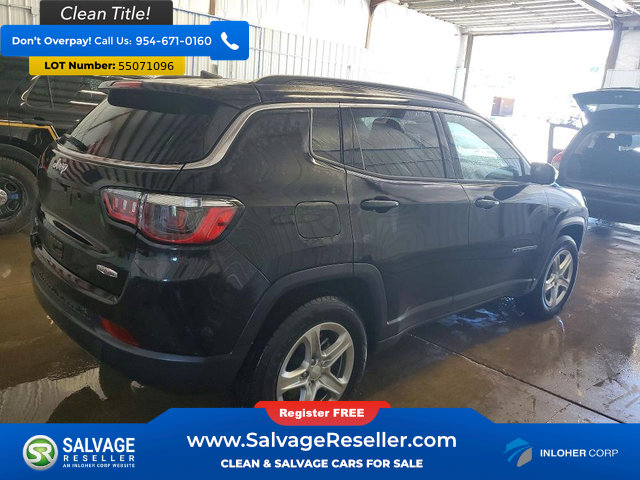 Used 2024 Jeep Compass Latitude AWD/4WD image 4