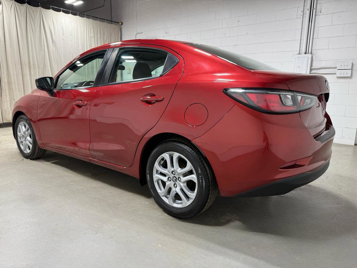 Used 2017 Toyota Yaris iA image 5