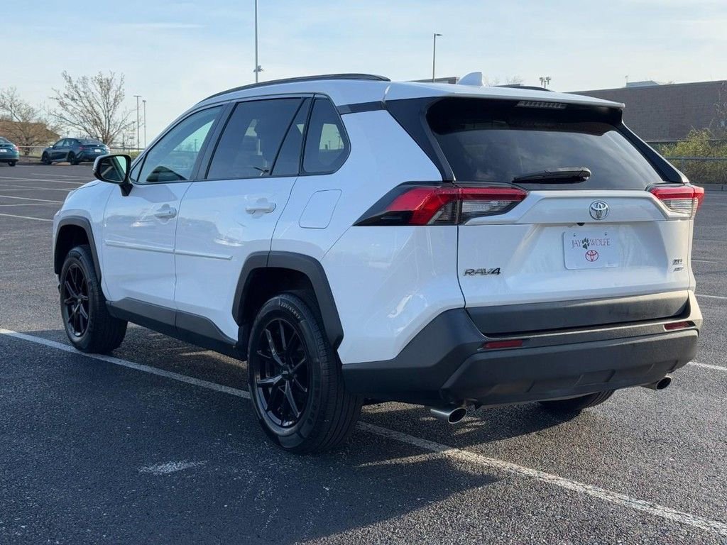 Certified 2021 Toyota RAV4 XLE w/ Carpet Mat Package (TMS) image 9