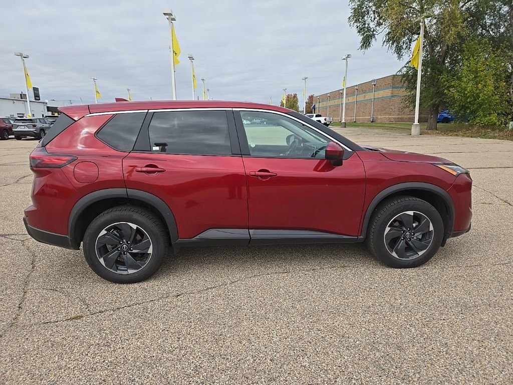 Used 2024 Nissan Rogue SV image 5