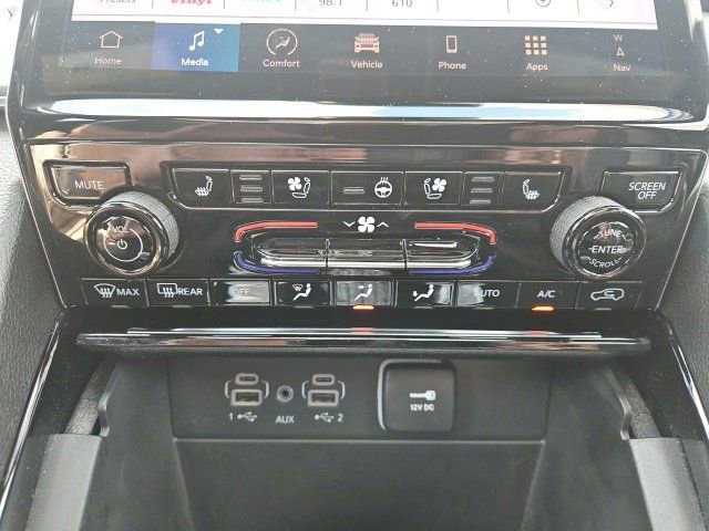 Used 2024 Jeep Grand Cherokee Overland w/ Trailer Tow Package image 13