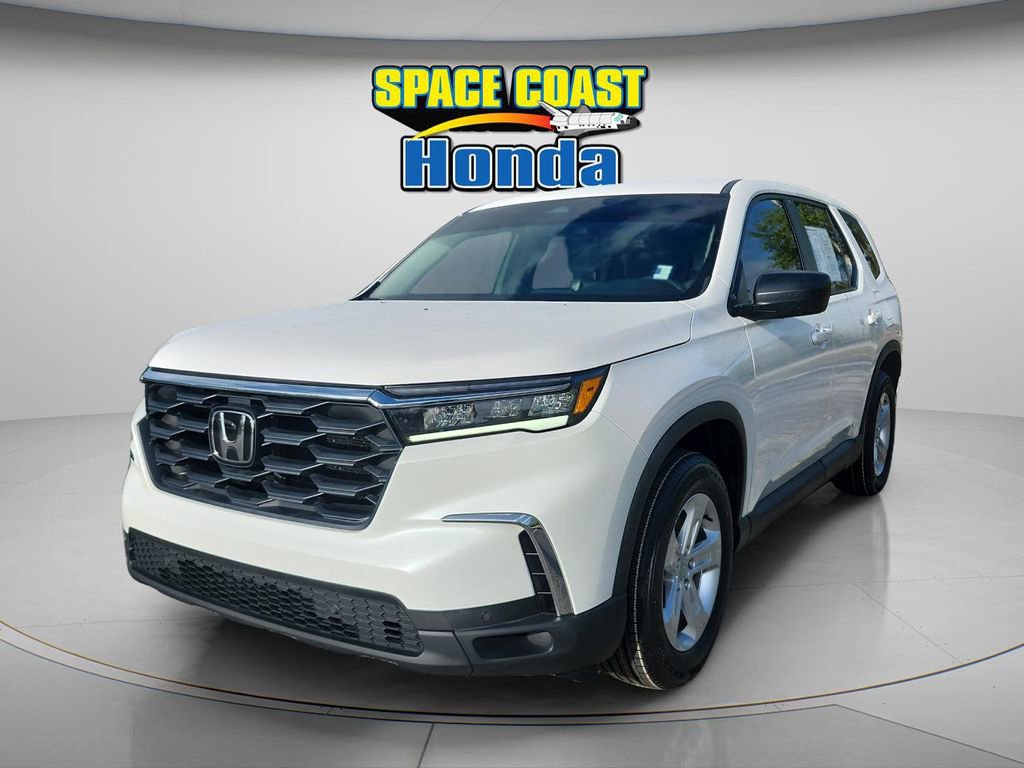 Used 2023 Honda Pilot LX image 10