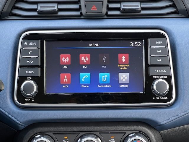 New 2025 Nissan Versa SV w/ Trunk Package FWD image 19