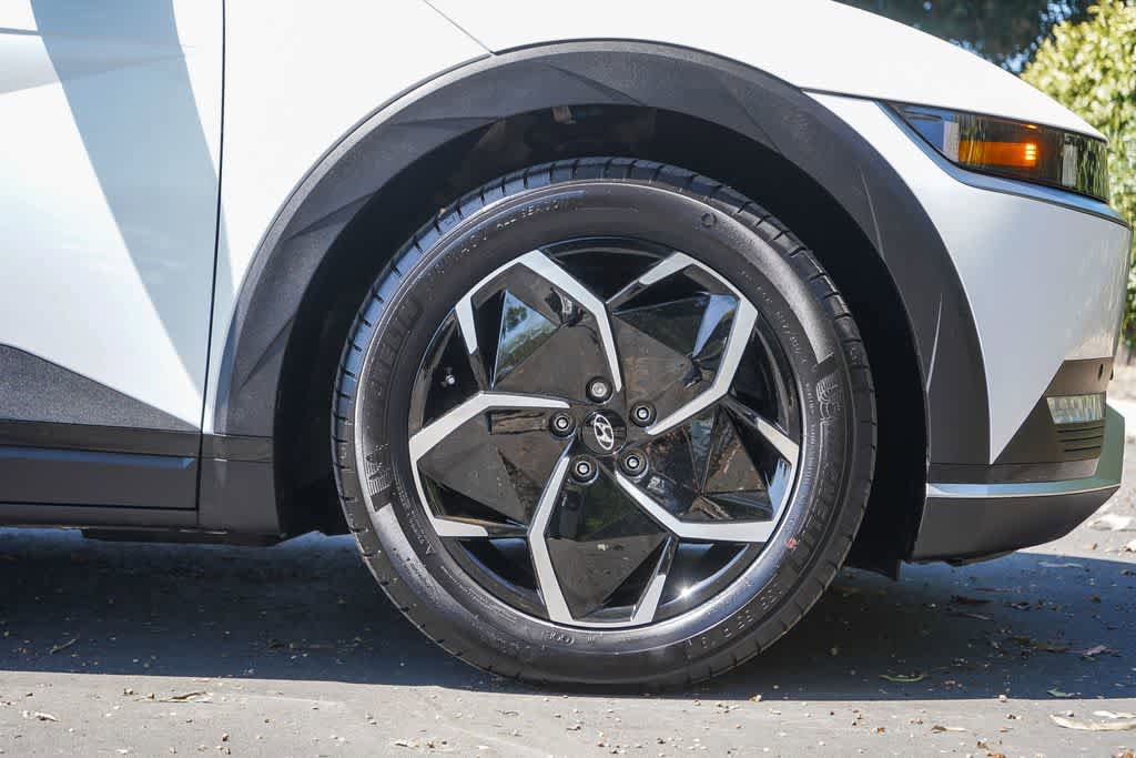 Certified 2024 Hyundai Ioniq 5 SEL RWD image 9