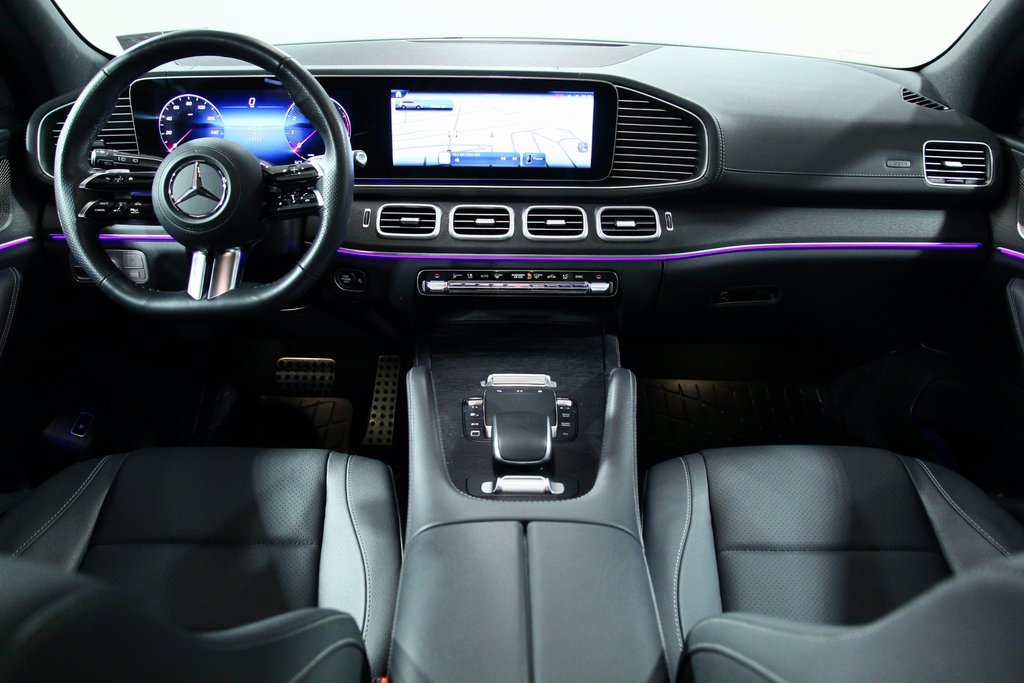 Used 2025 Mercedes-Benz GLS 450 4MATIC image 4