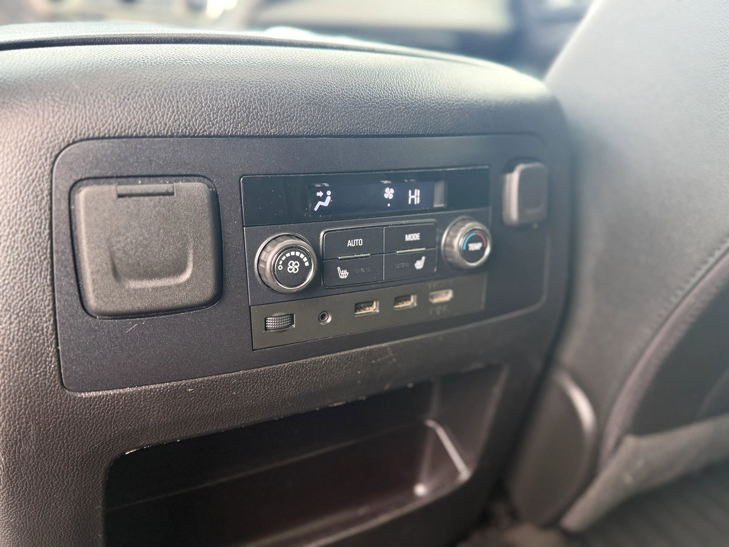 Used 2018 GMC Yukon XL SLT w/ Open Road Package image 19